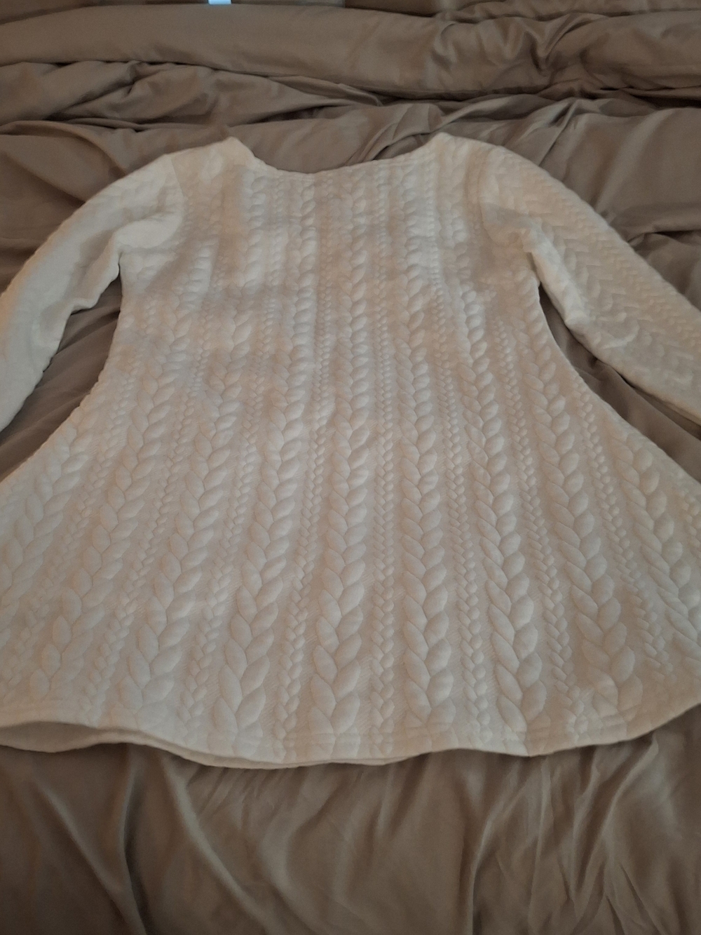 Women's White Quilted Long-Sleeve Tunic Top - Picture 6 of 6